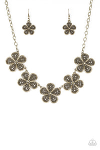 No Common Daisy - Brass Paparazzi Accessories